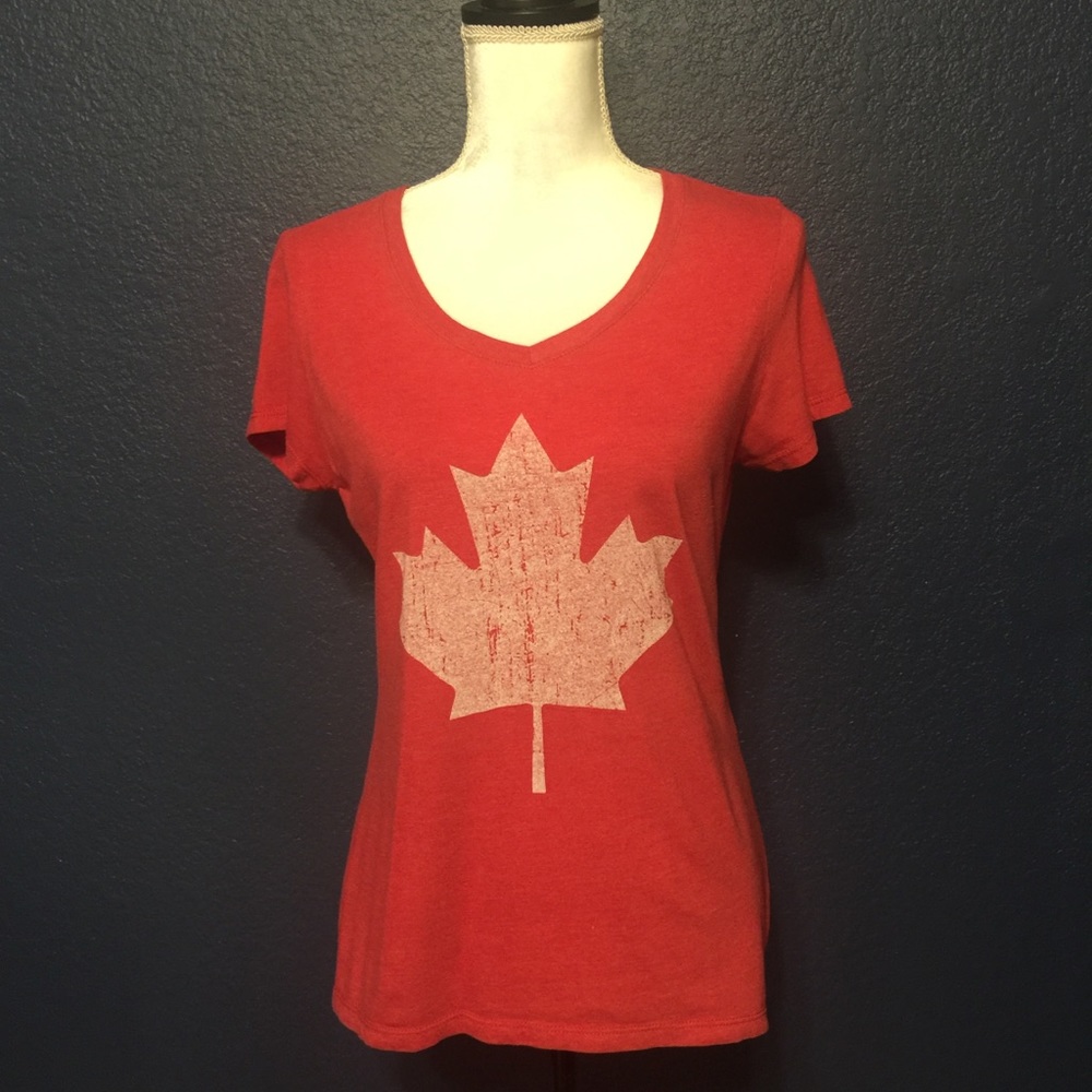 DISTRICT MADE CANADA GRAPHIC TEE